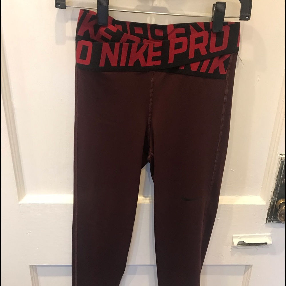 Red Extra Small Nike Pro Capri Leggings